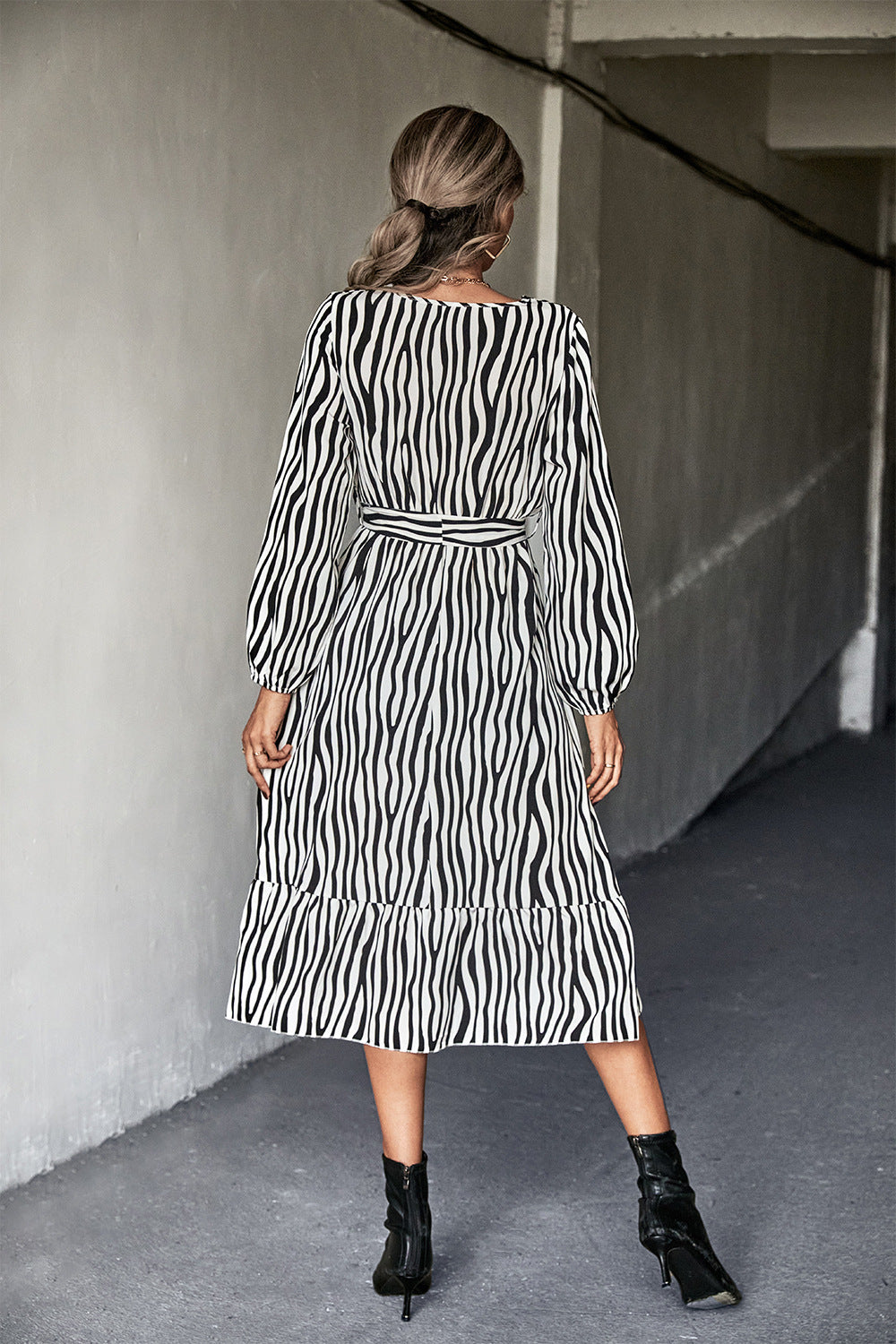 Fashion Classic Cross V-Neck Midi Dress